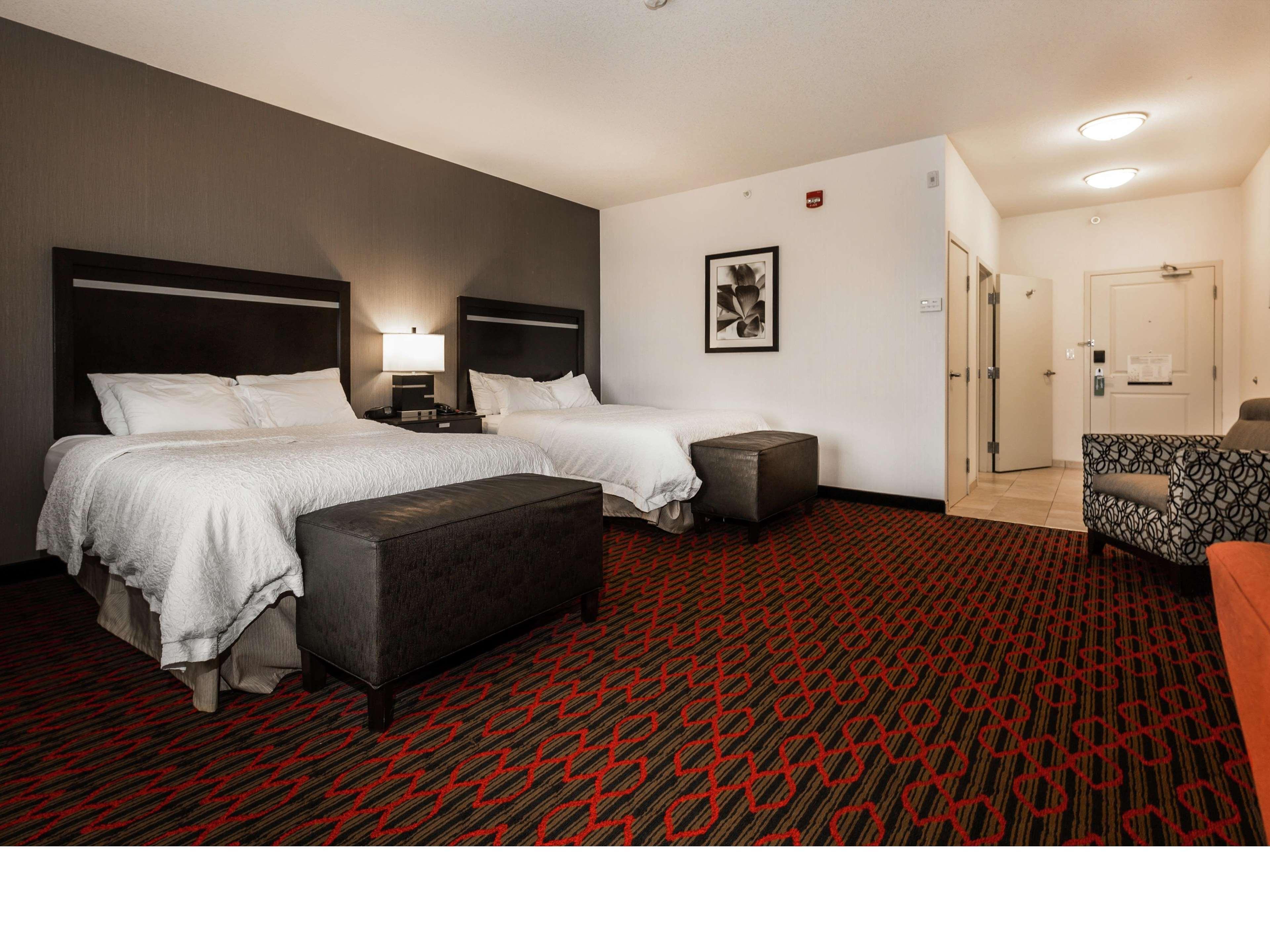 Hampton Inn & Suites By Hilton Lethbridge Eksteriør billede