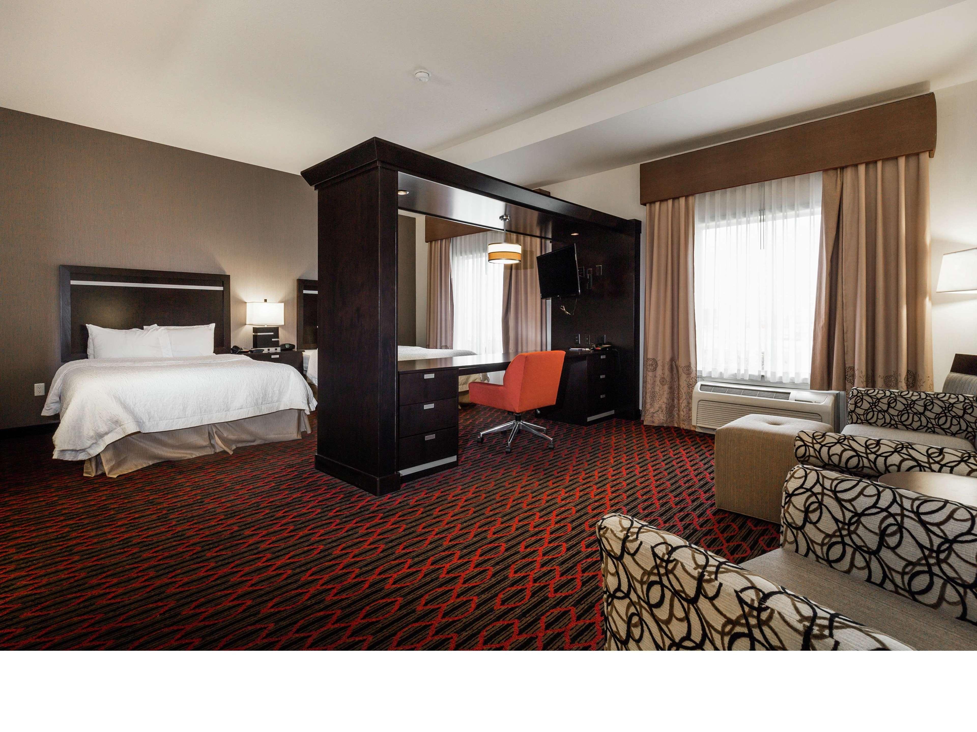 Hampton Inn & Suites By Hilton Lethbridge Eksteriør billede
