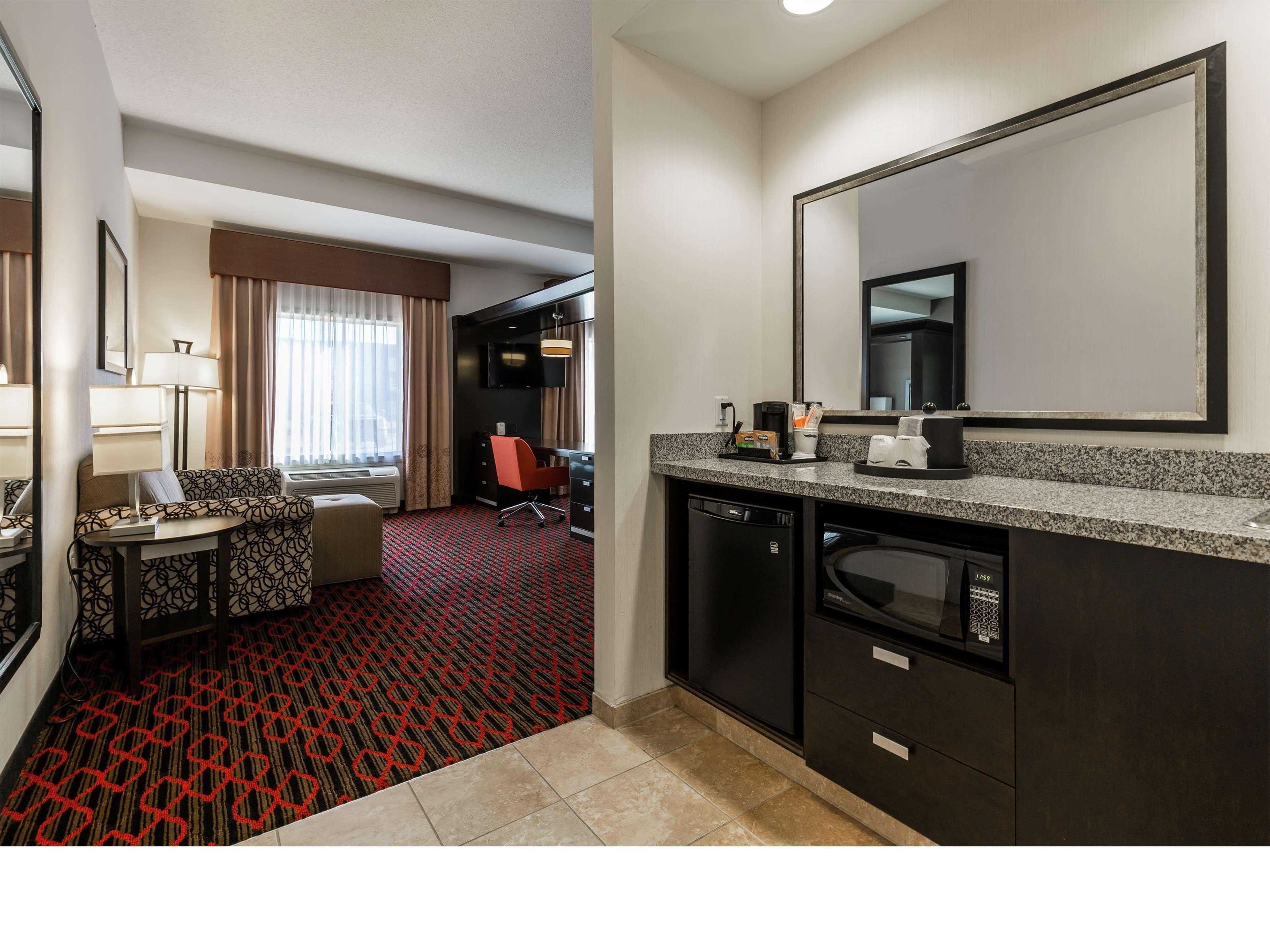 Hampton Inn & Suites By Hilton Lethbridge Eksteriør billede
