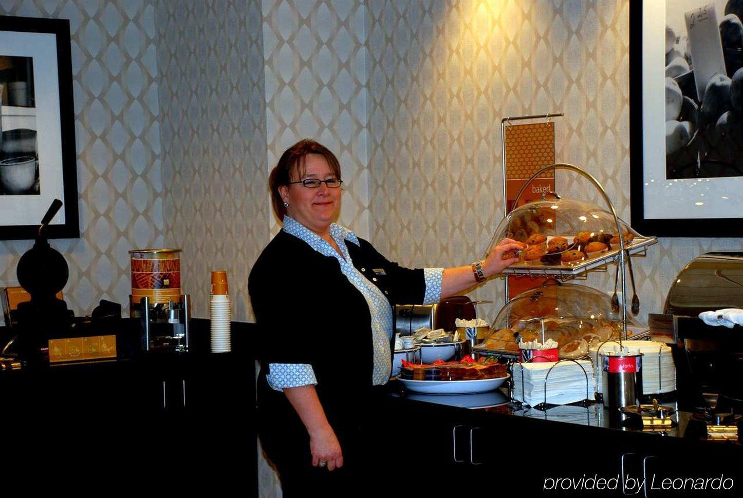 Hampton Inn & Suites By Hilton Lethbridge Restaurant billede